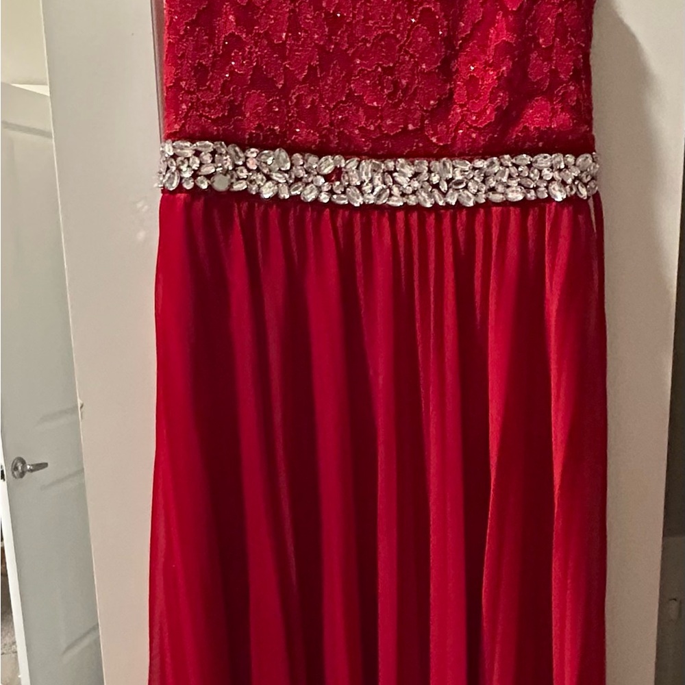 Elegant Red Lace Gown with Embellished Waist